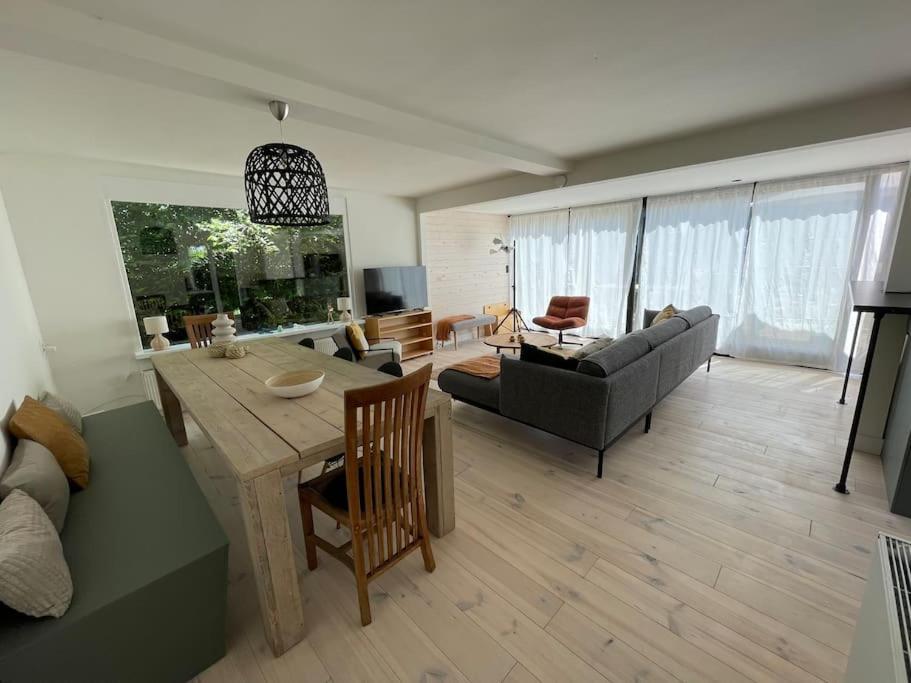 Modern Beach House For 12 Pers! With Jacuzzi 줄리아나도르프 외부 사진